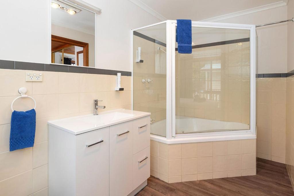 Kitty'S Cottages - Managed By Big4 Strahan Holiday Retreat Bagian luar foto