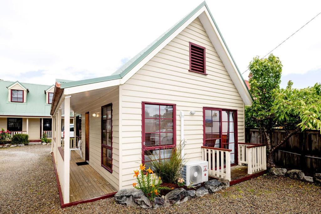 Kitty'S Cottages - Managed By Big4 Strahan Holiday Retreat Bagian luar foto