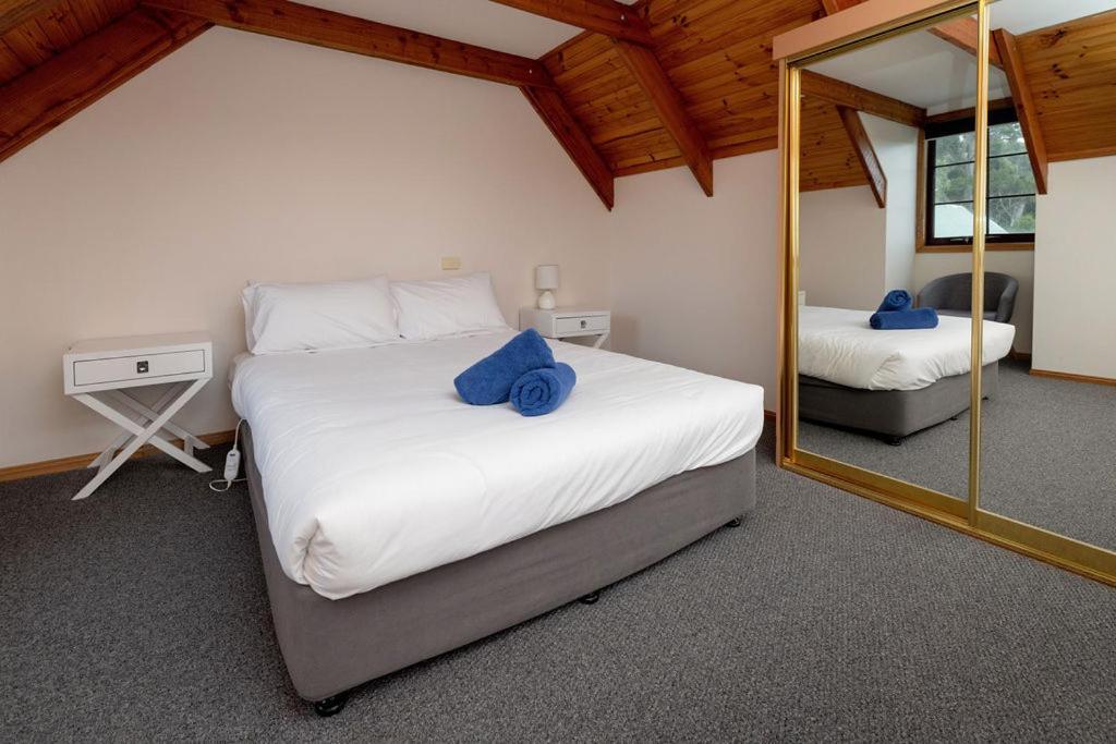 Kitty'S Cottages - Managed By Big4 Strahan Holiday Retreat Bagian luar foto
