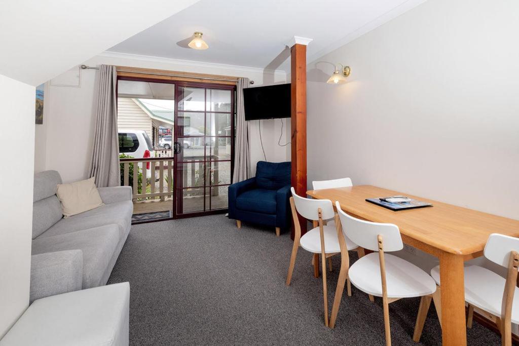 Kitty'S Cottages - Managed By Big4 Strahan Holiday Retreat Bagian luar foto